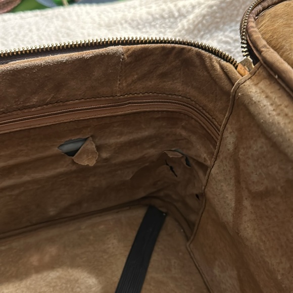 Louis Vuitton carry on luxury item - Picture 10 of 14